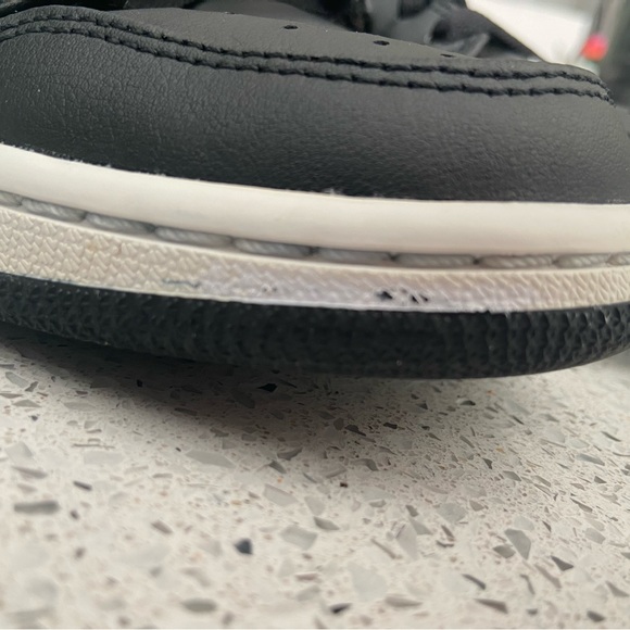 Nike Air Jordan 1 Reverse Panda Womens - Picture 13 of 16